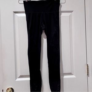 Gapfit leggings with mesh insets